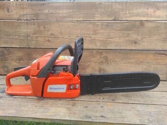 Husqvarna 236 top stav