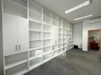 Pronájem kanceláře o výměře 15,95 m² v centru Karviná - Fryš