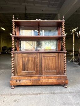 Starožitná komoda s policí (132024)