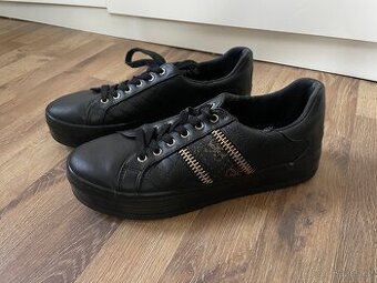 Dámské tenisky Guess Baritt na platformě