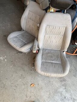 Otočné přední sedačky z VW Sharan