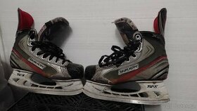 Brusle hokejové velikost 38