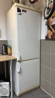 Lednice s mrazákem Electrolux ER8417B - 1