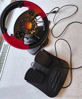 Volant s pedály na PS3