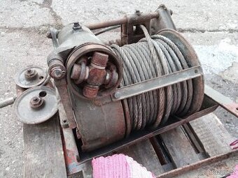 V3s vyprošťovací naviják+lano+kladky.Malotraktor,traktor