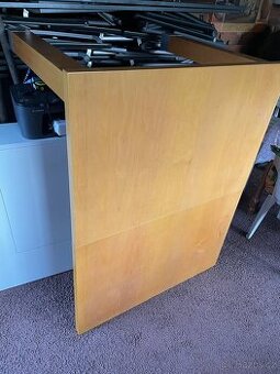 Masivní rozkládací stůl + 6 dřevěných židlí