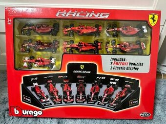 Set 7 modelů Ferrari Bburago 1:43 s podstavcem