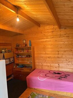 Zahradní chatka, domek