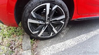 Vega R18 Škoda Kamiq Scala 215/45/18 VW