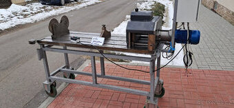 Rotační polohovací stůl pro sváření nebo obrábění.