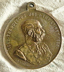 Medaile, mince, odznaky, žiletky a jiné