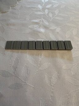 Stabilizační kolík pod nábytek