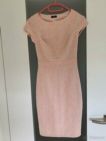 Pouzdrové růžové šaty - vel. 34