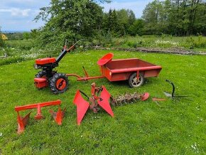 Zahradní traktor VARI