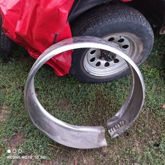 Predam chromovy kryt  na rezervu na Suzuki