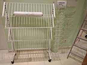 Prodám kovové lakované vystavovací / prodejní stojany