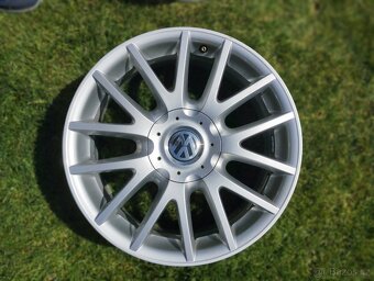 Prodám sadu originálních 17" disků VW