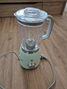 SMEG mixér BLF01PGEU