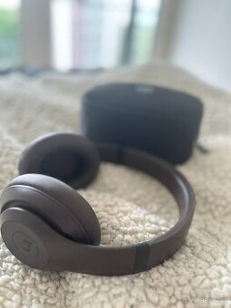 Apple Beats Studio Pro
