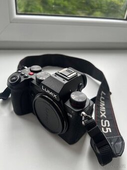 Fotoaparát Panasonic Lumix S5 (tělo)