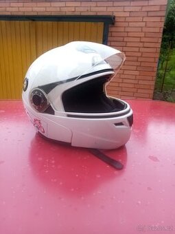 PŘILBA na motorku