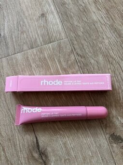 Rhode - Ribbon lesk na rty