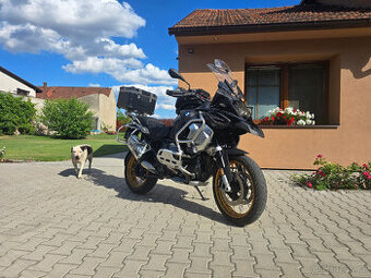 BMW R 1250 GSA triple black najeto 7406km rok 2024