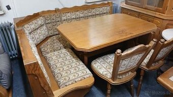 Masivní rohová lavice + 2x židle + rozkládací stůl
