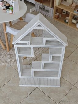 Dřevěný velký domeček