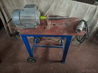 Štípačka na dřevo