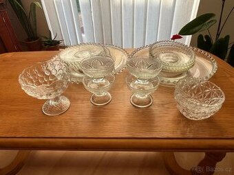 skleněné tácy, misky,talířky, dózy