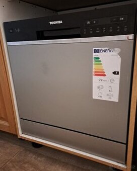 Vestavná myčka Toshiba