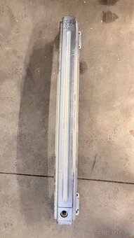 Výztuha zadního nárazníku.