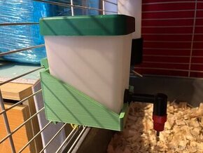 Držák napáječky pro králíky a jiné chlupáče