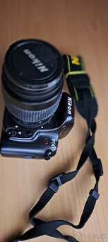 Jednoduchá zrcadlovka Nikon F50