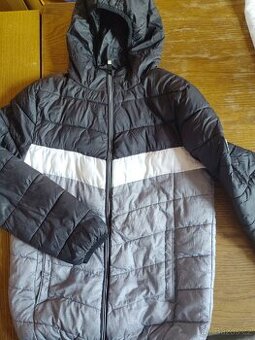 Krásná chlapecké bunda