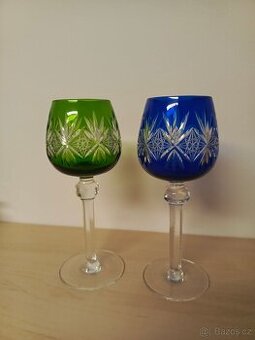 Sklenice na víno barevné