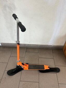 Koloběžka na sníh