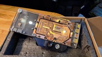 AMD Radeon RX Vega 64 8GB HBM2 + Vodní blok EK Zdarma