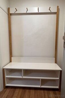 Volně stojící předsíňová stěna