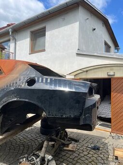 PRODÁM CELOU NEBO ČÁSTI KASTLE DODGE CHALLENGER
