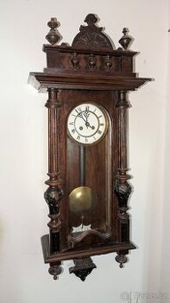 Nástěnné starožitné hodiny