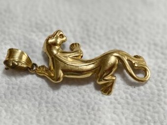 Zlatý přívěsek Puma