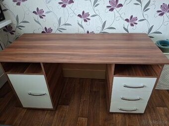 Psací stůl
