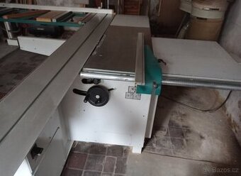 FORMÁTOVACÍ PILA S ODSÁVÁNÍM