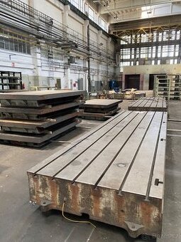 Svářecí a měrné litinové stoly