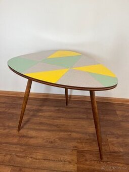 Konferenční stolek trsátko