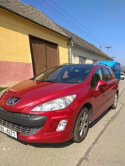 Prodám Peugeot 308 kombi na náhradní díly