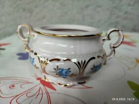Porcelánová dóza
