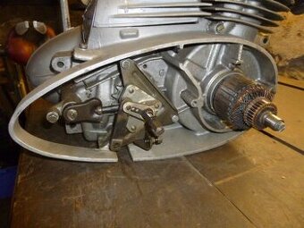 Jawa pérák 350/18 motor